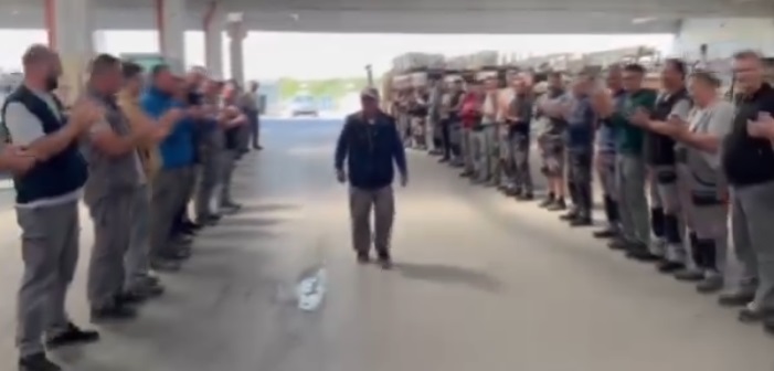 VIDEO IZ BRČKOG KOJI ĆE VAS RAZNJEŽITI: Dirljiv ispraćaj kolege u penziju (VIDEO)