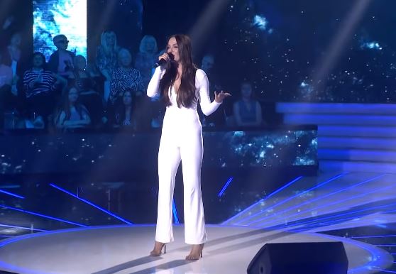 „ПРИЈА МИ ТО ПОРЕЂЕЊЕ“ Млада пјевачица из Котор Вароша неодољиво подсјећа на Александру Пријовић (ФОТО)