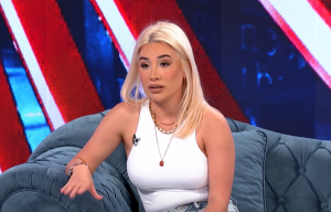 SIJEVNULA TETOVAŽA: Banjalučka pjevačica Tea Bilanović pokazala više nego što je trebalo (FOTO)