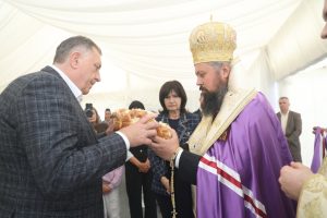 „NA OVAJ VELIKI DAN DOČEKAO SAM SVE DRAGE GOSTE“: Dodik sa porodicom proslavlja slavu Đurđevdan