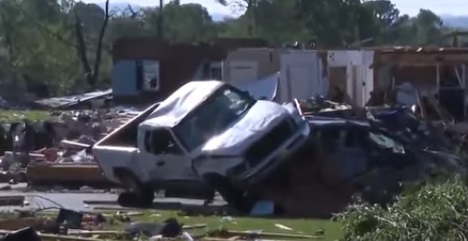 SVE VIŠE POGINULIH: Tornado u SAD odnio 21 život (VIDEO)