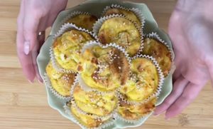 СЛАНИ МАФИНИ СА СИРОМ И ЈАЈИМА: Брзо се праве, могу се јести и топли и хладни