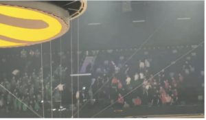ŽESTOK OKRŠAJ U DUBAJIU: Potukli se navijači Olimpijakosa i Panatinaikosa (VIDEO)