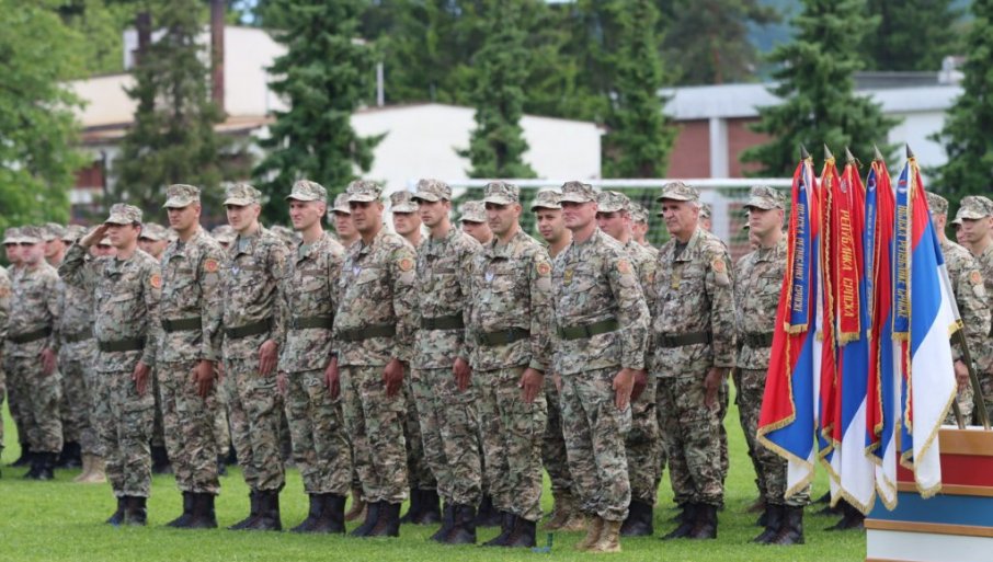 VOJSKA SRPSKE JOŠ MARŠIRA U SRCIMA BIVŠIH BORACA I NARODA: Banjaluka obilježava godišnjicu osnivanja vojnih formacija republike 1992. godine