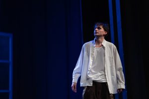 ИЗМЕЂУ КЊИГА И РЕФЛЕКТОРА: Бранислав Алексић игра на „даскама које живот значе“ и завршава други факултет у Бањалуци (ФОТО)