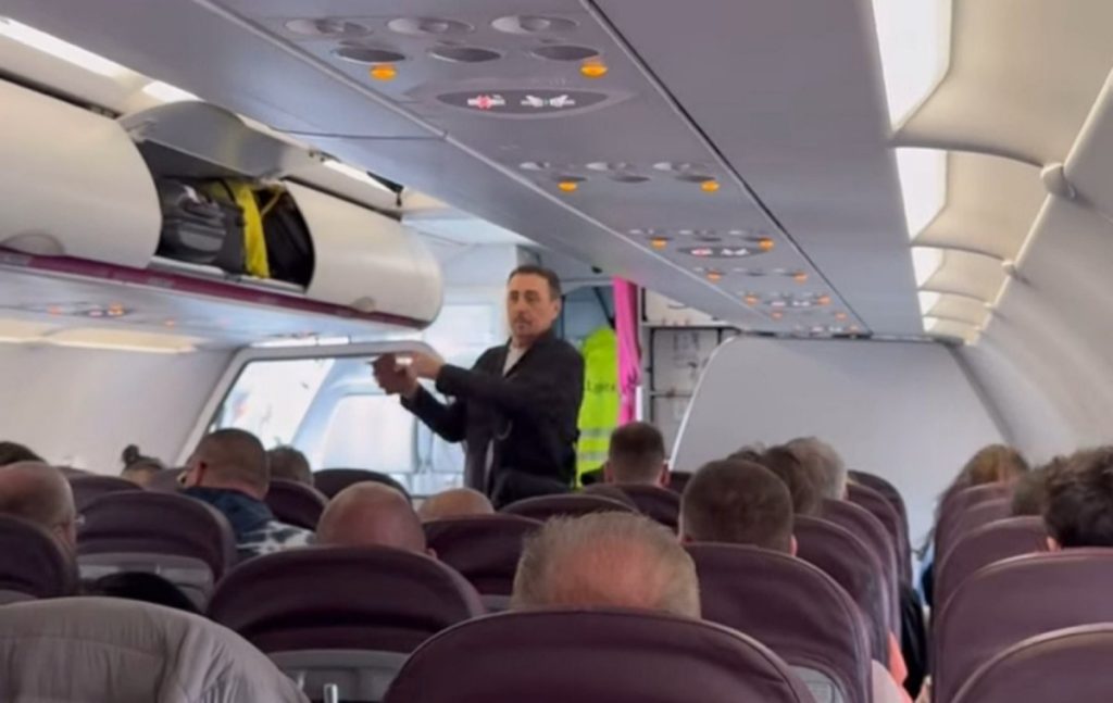 PUTNICI U NEVJERICI: Keba napravio scenu u avionu (FOTO)