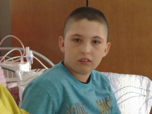 ОГИЈУ ИЗ БАЊАЛУКЕ ПОТРЕБНА НАША ПОМОЋ: Дјечак се годинама бори са тешком болешћу