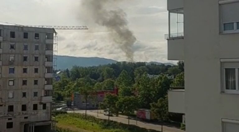 POŽAR U BANJALUCI: Gusti crni dim sa Incela uznemirio građane (VIDEO)