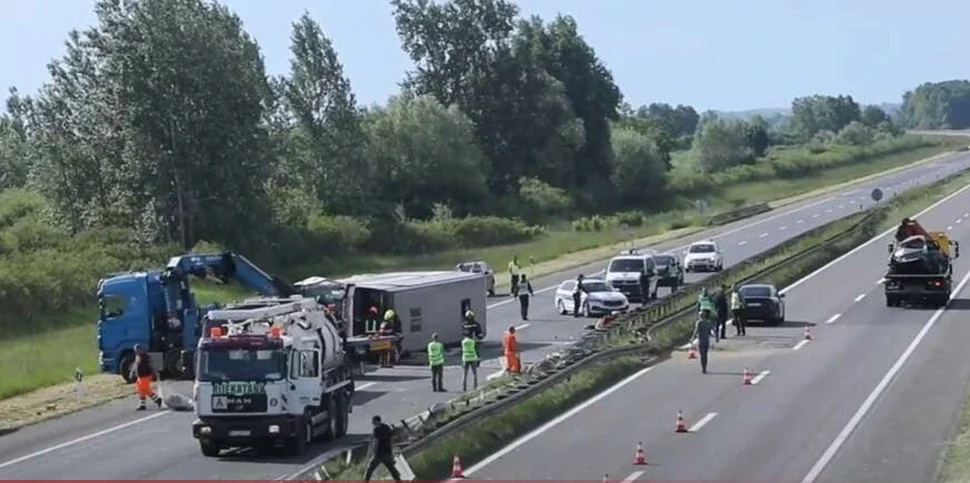 NASTRADALE DVIJE, A POVRIJEĐENA 31 OSOBA: Oglasili se iz kompanije čiji je autobus učestvovao u nesreći u Hrvatskoj