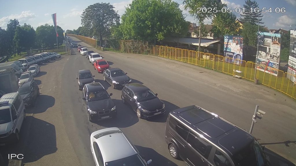 STANJE NA GRANICAMA: Kolone na nekoliko graničnih prelaza