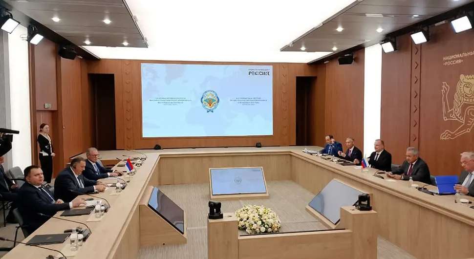 „RUSIJA PODRŽAVA SRPSKU“: Šojgu nakon sastanka sa Dodikom