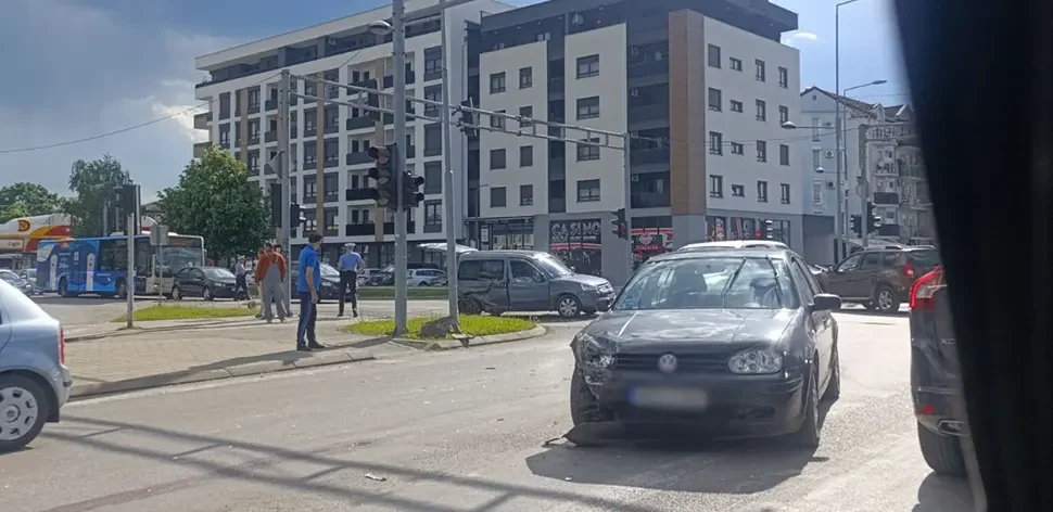 SAOBRAĆAJKA U BANJALUCI: Stvorile se ogromne gužve u saobraćaju