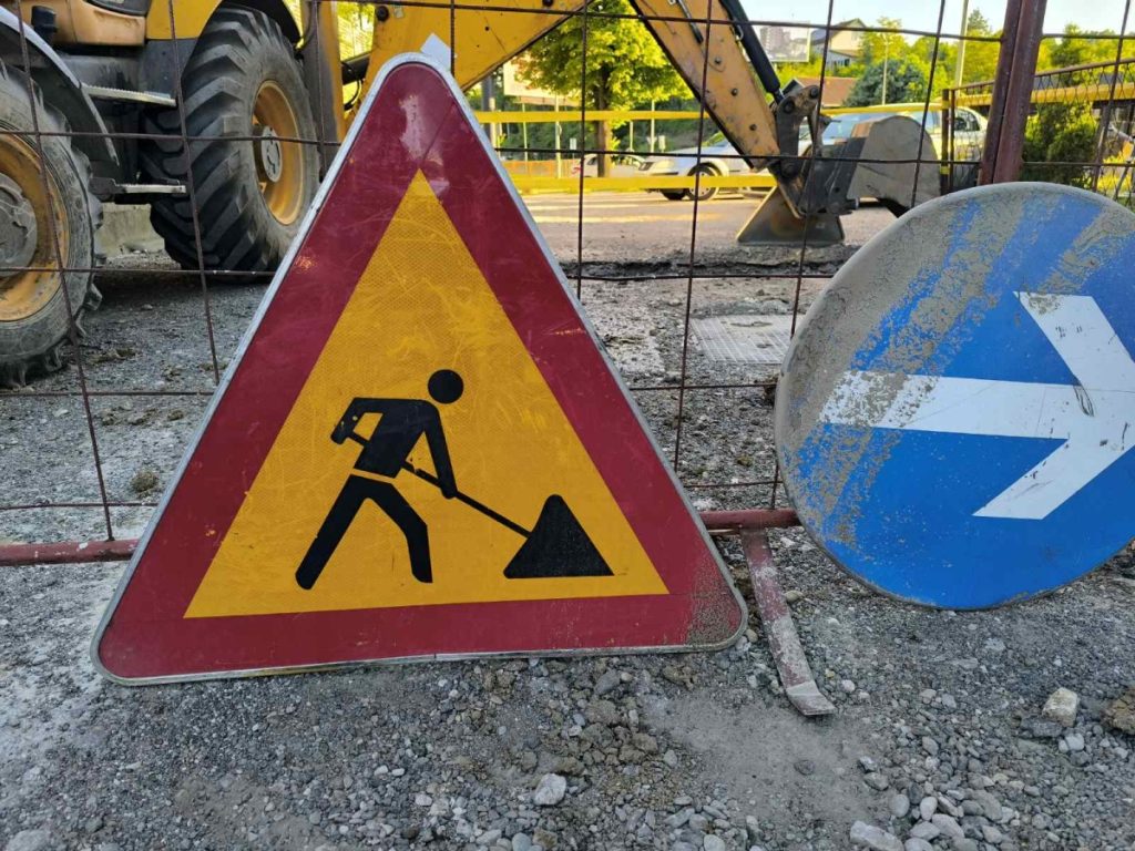 VOZAČI, SAMO OPREZNO: U Šamcu sanacija pružnog prelaza, a na ovim dionicima su obustave saobraćaja zbog radova nana putu