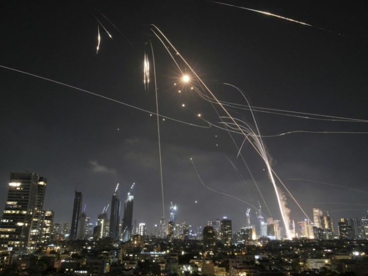 ЕВАКУАЦИЈА НИЈЕ МОГУЋА: Хрватски конзул и његова супруга повријеђени у нападу на Тел Авив