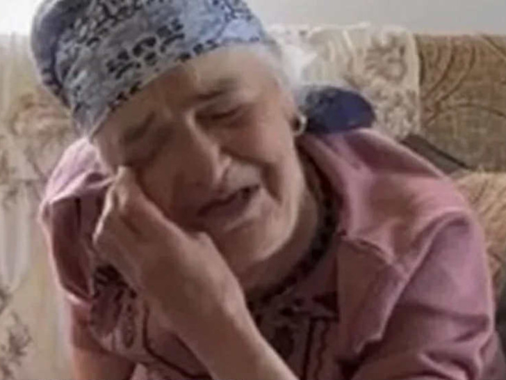 PRIČA KOJA SLAMA SRCA: Baka već 40 godina čeka sina jedinca – „Možda me je zaboravio“