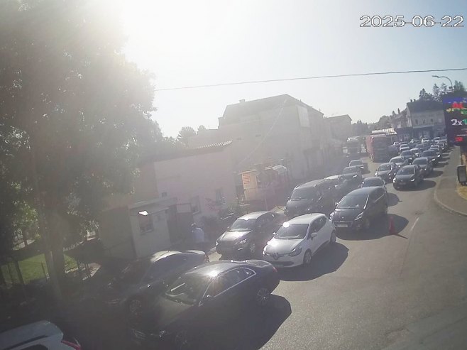 ВОЗАЧИ, ОПРЕЗ: Гужве на овим граничним прелазима