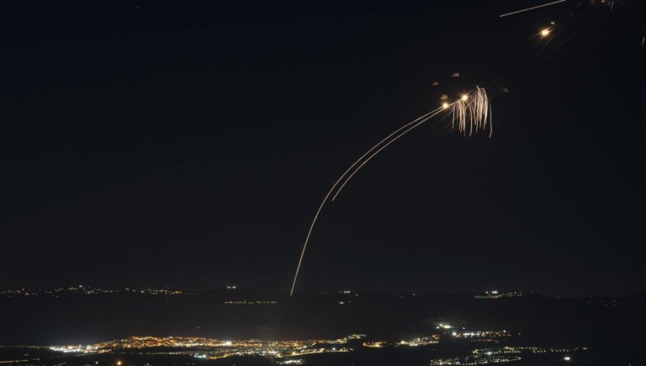 EKSPLOZIJE NAD IZRAELOM: Iran poslao salve raketa