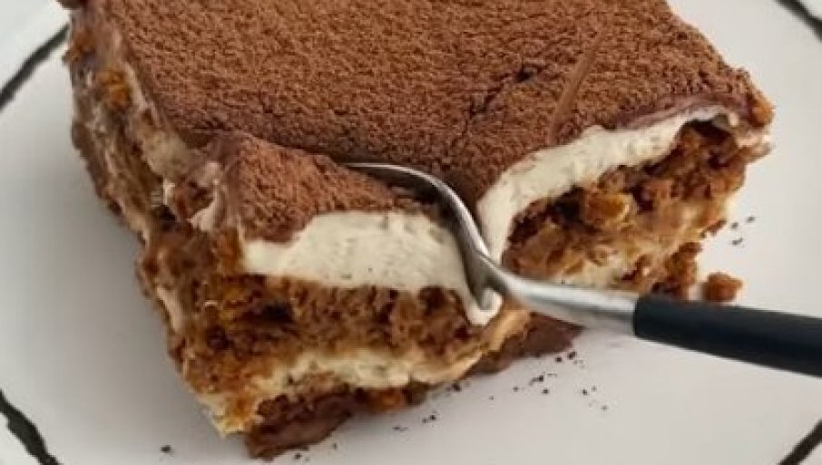DEZERT IDEALAN ZA VRELE DANE: Napravite najbrže tiramisu kocke (RECEPT)