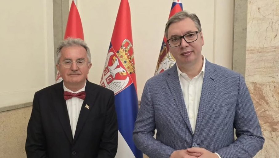 „СЛУШАО САМ САВЈЕТЕ СТАРОГ ПРИЈАТЕЉА“ Вучић се састао са српским амбасадором у Црној Гори (ФОТО)