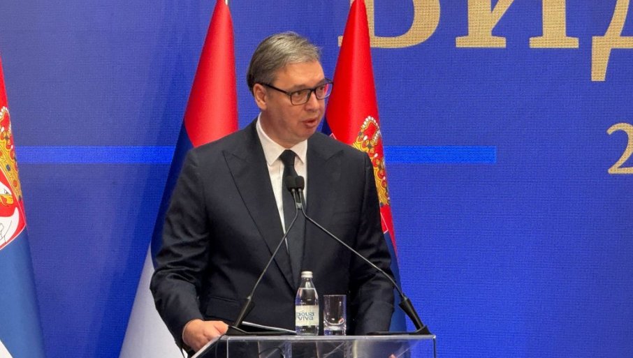 „НИШТА БОЉЕ, ЉЕПШЕ И ЗНАЧАЈНИЈЕ ОД ВИДОВДАНА НЕМАМО“: Вучић уручио одликовања заслужним појединцима и институцијама