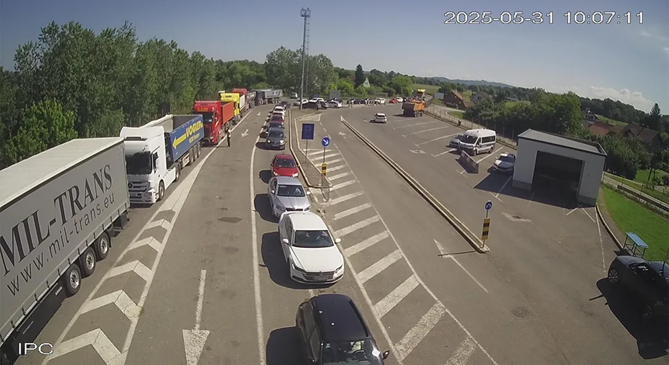 STANJE NA GRANICAMA: Duge kolone na nekoliko prelaza