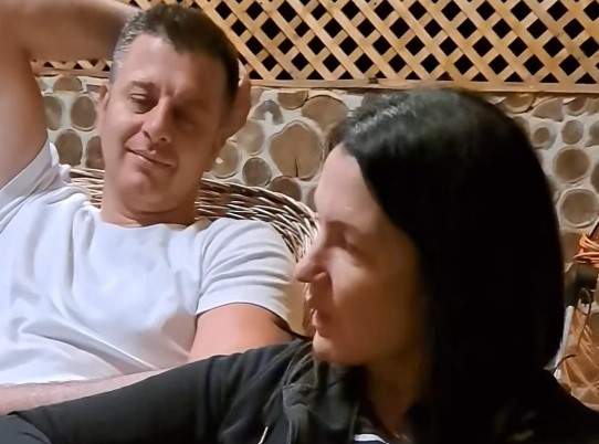 ЈЕЛЕНА ТРИВИЋ ЗАСВИРАЛА НА ГИТАРИ: Погледајте коју пјесму пјевуши (ВИДЕО)