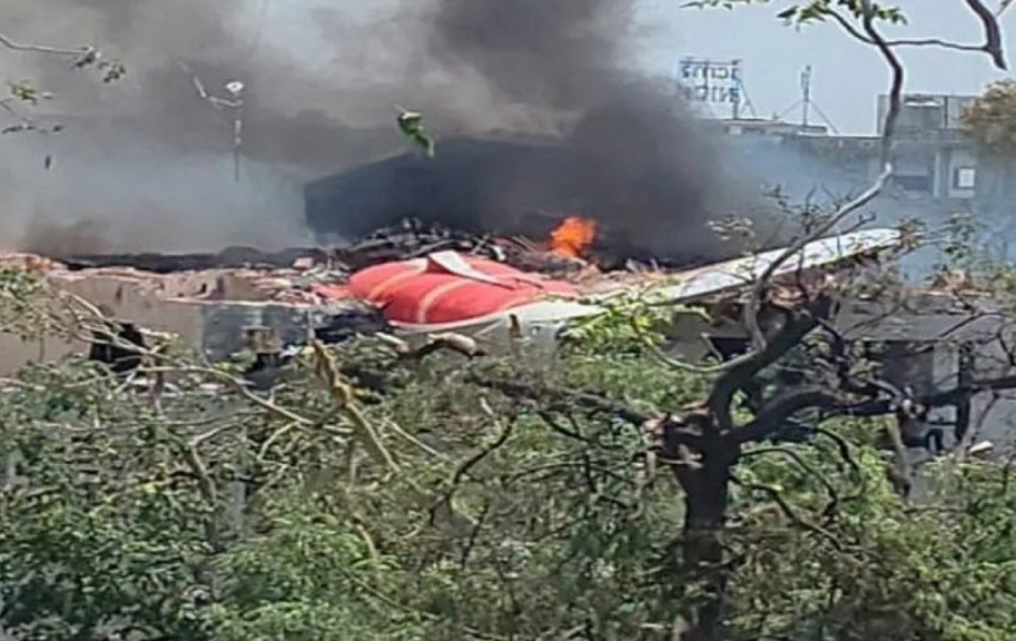 TRAGEDIJA U INDIJI: Srušio se avion sa 242 putnika (VIDEO)