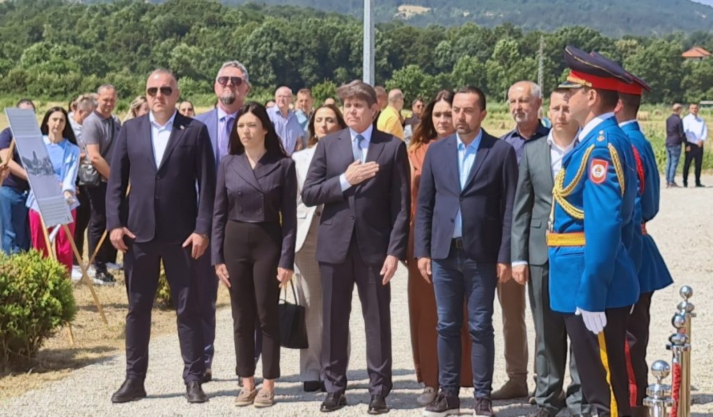 U ZNAK SJEĆANJA NA OPERACIJU „HALIJARD“: Rod Blagojević položio vijenac srpskim junacima (FOTO)