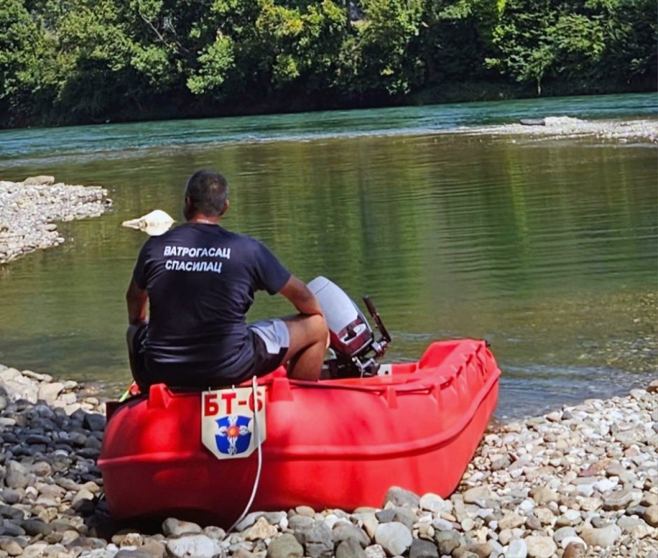 HEROJI IZ BRATUNCA: Vatrogasac i profesor spasili dječaka od utapanja