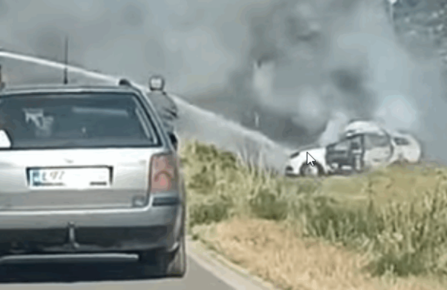 СТРАВИЧНИ ПРИЗОРИ КОД ТРЕБИЊА: Погинуле три особе у тешкој несрећи (ВИДЕО)