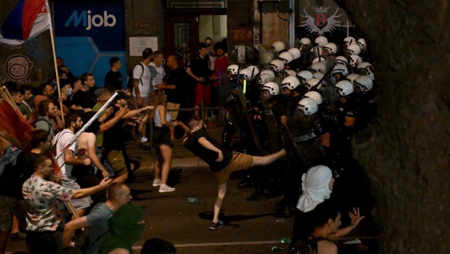 UŽAS U BEOGRADU: Zvjerski napad blokadera poslije otvorenog poziva na nasilje (VIDEO)
