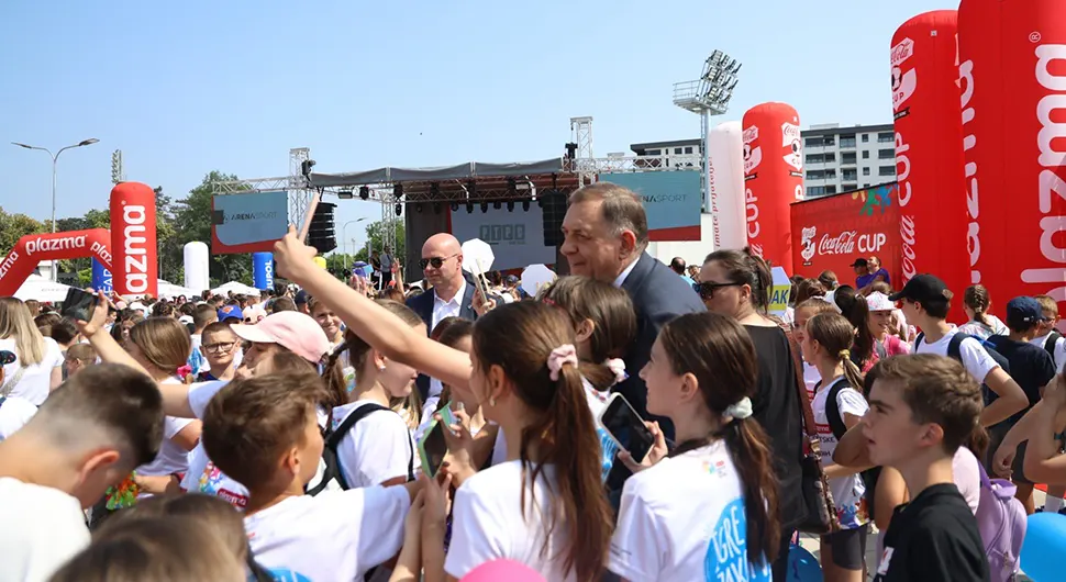 „ŽELIM DA PONESU NAJLJEPŠE USPOMENE IZ BANJALUKE“: Dodik – Podrška sportu, pogotovo mladim sportistima