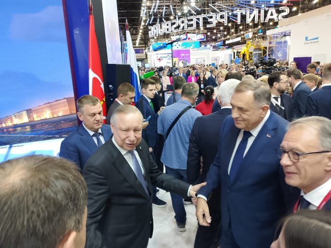 DODIK U RUSIJI: Predsjednik Srpske posjetio štand Sankt Peterburga na Međunarodnom ekonomskom forumu (FOTO)