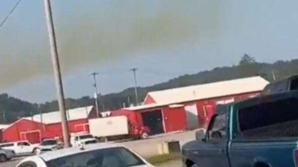 STANOVNIŠTVO SE MASOVNO EVAKUIŠE, LETOVI OTKAZANI: Iz postrojenja u Ohaju cure opasne hemikalije (VIDEO)