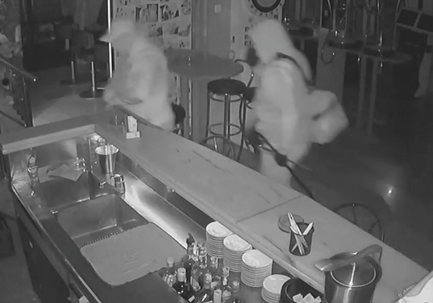 PLJAČKA U KAFIĆU U KOTOR VAROŠU: Ukraden sef sa više od 5.000 KM (VIDEO)