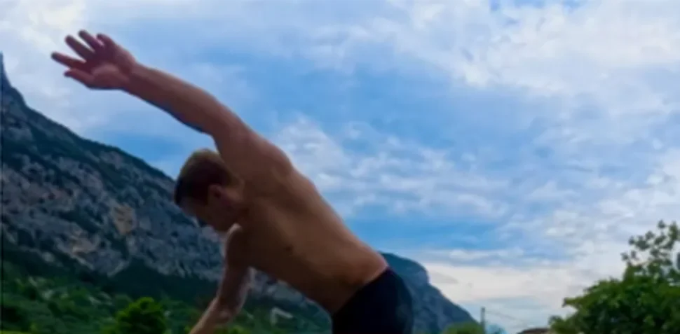 TURISTA SKOČIO SA MOSTA U MOSTARU, PA PRETUČEN: Švajcarac tvrdi da je sada postao poznat (VIDEO)