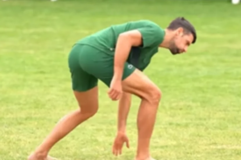 HIT SNIMAK NOVAKA ĐOKOVIĆA PRED VIMBLODON: Bosonog trčkara po travi – strašna najava za ono što slijedi u Londonu (VIDEO)