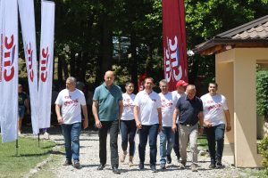 SLATINA U BOJAMA SPS-A: Stotine članova na “SPS FEST-u” – Pokazali snagu, jedinstvo i energiju