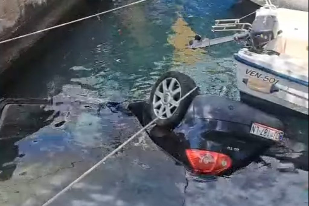 AUTOMOBIL ZAVRŠIO U MORU: Teška saobraćajna nesreća kod Dubrovnika (VIDEO)