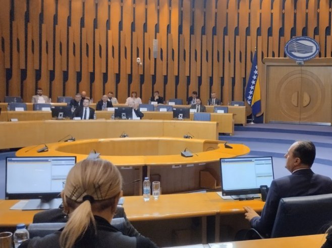 НАСТАВЉЕНА СЈЕДНИЦА ДОМА НАРОДА: Посланици о финансирању политичких партија