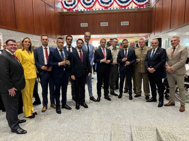 POLITIČKO SARAJEVO KIPTI OD MUKE: Predstavnici vlasti iz Srpske na prijemu u američkoj ambasadi