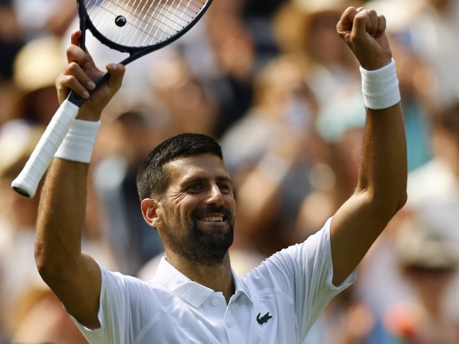 ЂОКОВИЋ УЛАЗИ У БИЗНИС СА ДЕЧКОМ АРИАНЕ САБЛЕНКЕ: Постаје сувласник познатог фудбалског клуба