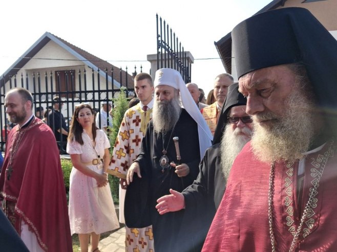 PATRIJARH PORFIRIJE STIGAO U BRATUNAC: Liturgija i pomen stradalim Srbima