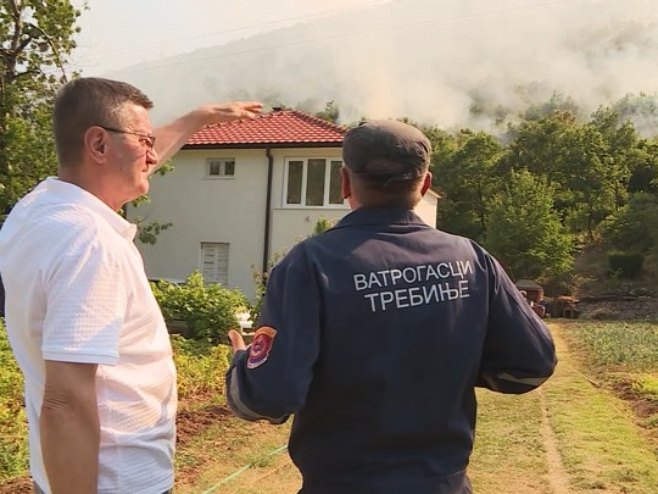 POŽAR KOD TREBINJA: Vatrogasci na terenu