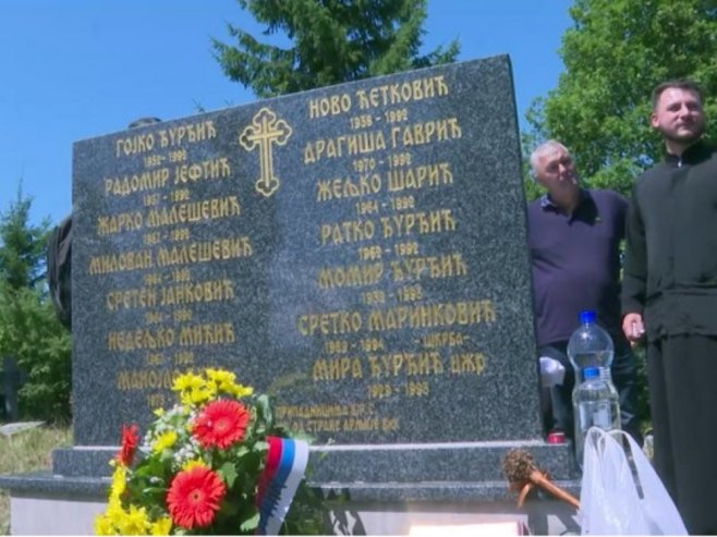 RANA KOJA NE ZACJELJUJE 30 GODINA: Nakon tri decenije, podignuta spomen ploča za nastradale Srbe u Ilijašu