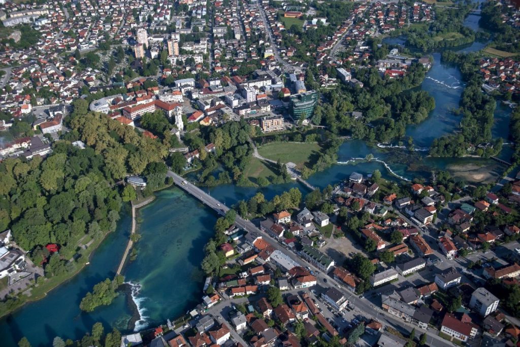 U BIHAĆU PRONAĐENO TIJELO MUŠKARCA: U toku uviđaj