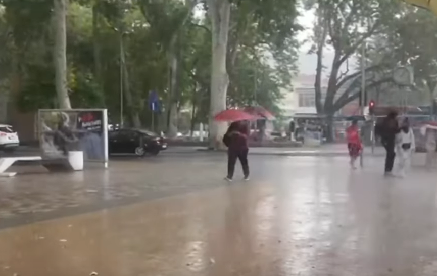 NAJAVLJENE OBILNE PADAVINE U BiH: Upozorenje na bujične i urbane poplave