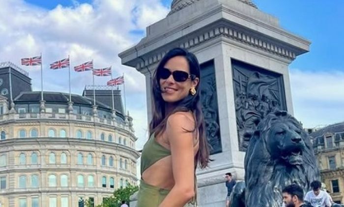 MODERNA KOMBINACIJA ZA ŠETNJU LONDONOM: Ana Ivanović ponijela nezaobilazan trend ljeta