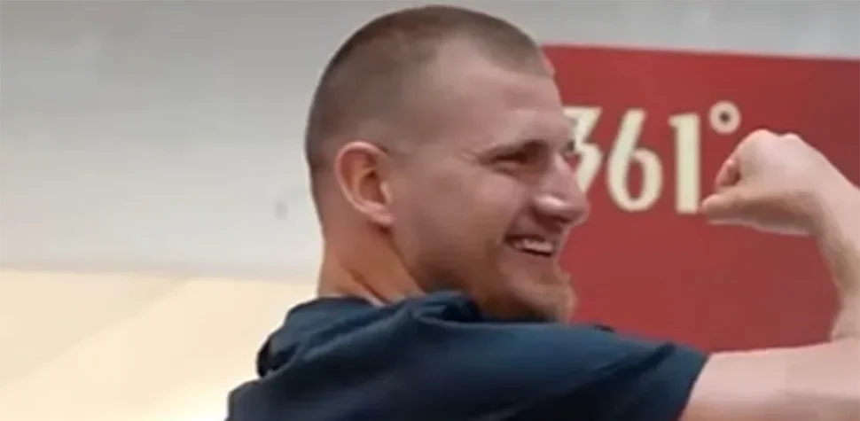 СНИМАК ГОДИНЕ: Јокић пропричао на кинеском, погледајте како је то изгледало (ВИДЕО)