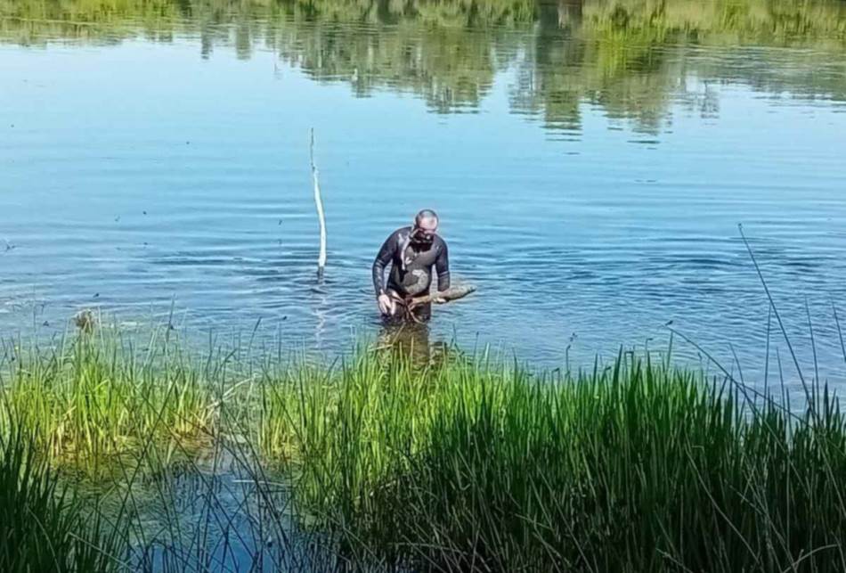 IZVAĐENA MINA IZ UNE: Akcija deminerskog tima RUCZ i Civilne zaštite u Novom Gradu (FOTO)